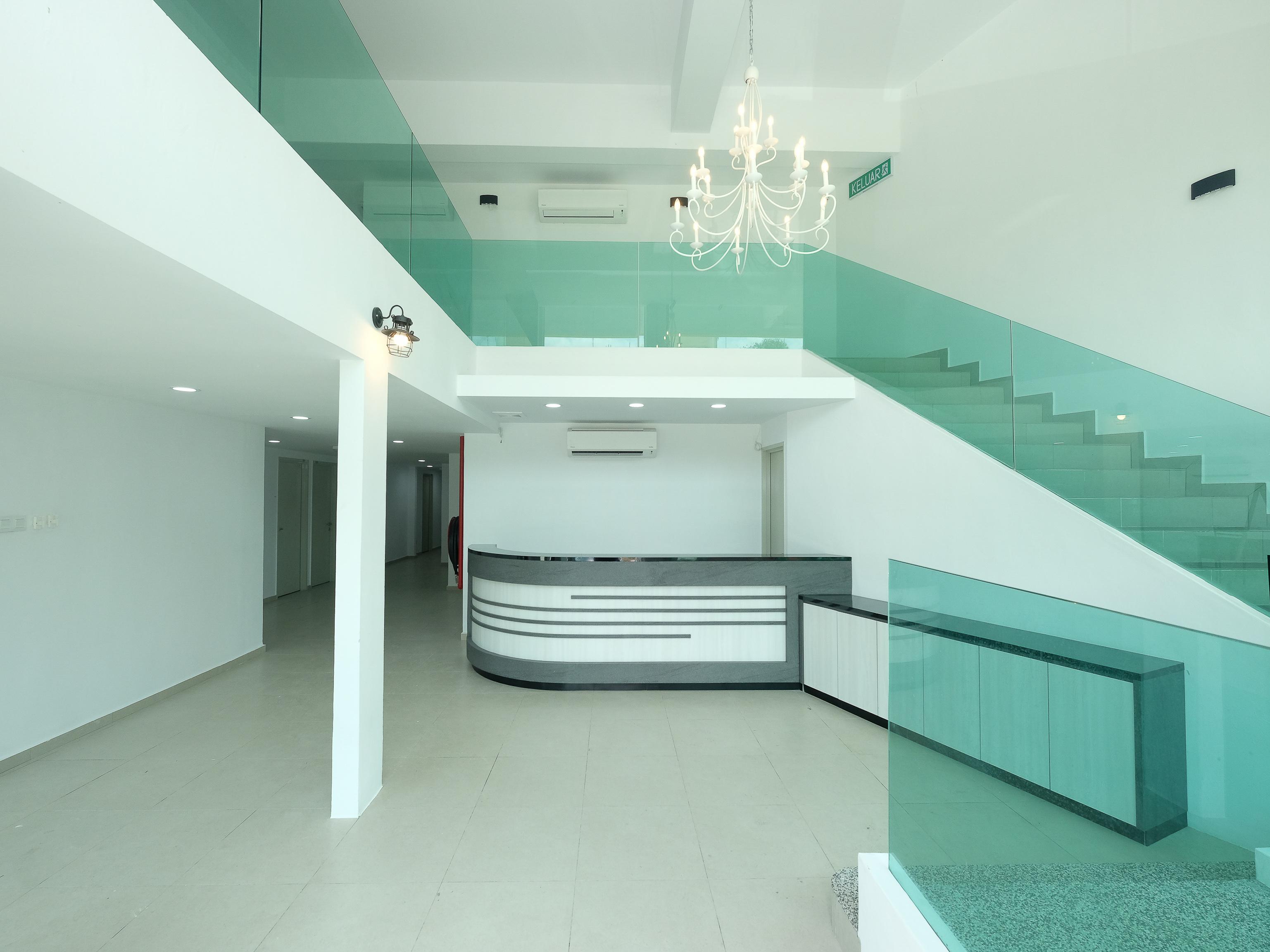 Oyo 44043 First Garden Hotel Куантан Екстер'єр фото