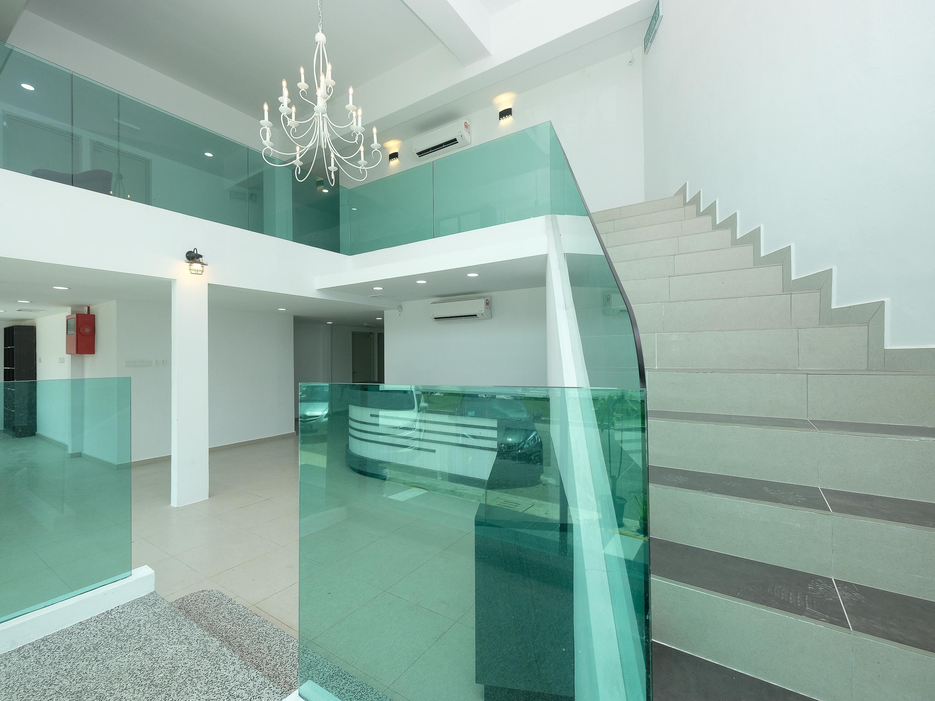 Oyo 44043 First Garden Hotel Куантан Екстер'єр фото