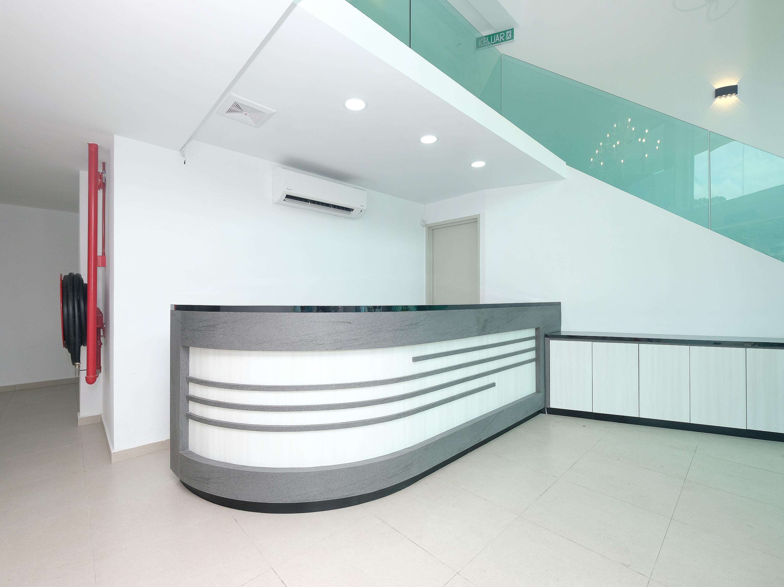 Oyo 44043 First Garden Hotel Куантан Екстер'єр фото